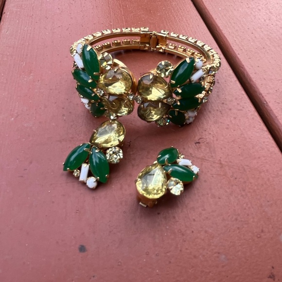Vintage 1950's Yellow and Green Rhinestone Clamper Bracelet and Earrings - Picture 9 of 9